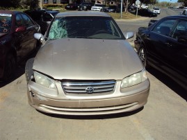 2000 TOYOTA CAMRY LE, 2.2L FED AUTO, COLOR GOLD, STK Z15901